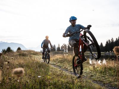 Erlebe Österreich bei einer Radtour mit dem Mountainbike durch die Kitzbüheler Alpen. Dein Urlaub im Explorer Hotel in Tirol wird unvergesslich!