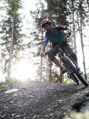 Spaßige Stunden beim Mountainbiken in Österreich. Dein Sommer-Urlaub im Explorer Hotel Kitzbühel in St. Johann in Tirol kann beginnen.