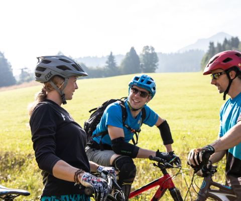 Horští cyklisté si užijí letní dovolenou v Kitzbühelských Alpách. Vychutnejte si rozmanité horské cyklistické stezky v okolí hotelu Explorer Hotel Kitzbühel v St. Johannu.