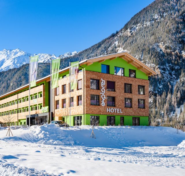 In Umhausen, in het hart van de Ötztal-vallei, ligt het nieuwe Explorer Hotel met 100 kamers, een sportspa en een fiets-/skigebied.