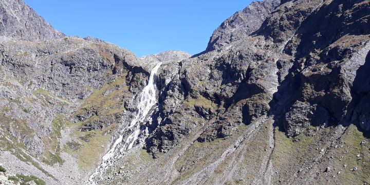 Wasserfall auf dem Weg zur Hütte