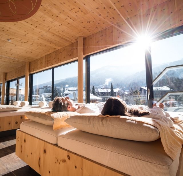 Ontspan in de thermen van St. Kathrein De Therme St. Kathrein ligt direct tegenover het Explorer Hotel Bad Kleinkirchheim in Karinthië.