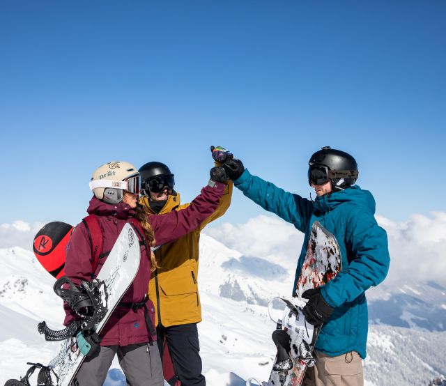 Geniet van een ontspannen dag op de pistes in de top Alpenregio's zoals de Allgäu of Tirol. Wat dacht u van een verblijf in het Explorer Hotel Zillertal in Kaltenbach? U bevindt zich hier midden in het skigebied Hochzillertal.