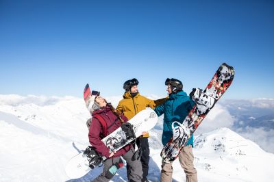 Sníh, slunce a zábava v prašanu v lyžařských areálech kolem Kaltenbachu v údolí Zillertal v Tyrolsku. Načerpat energii můžete v hotelu Explorer, který nabízí sportovní lázně a saunu, designové pokoje a snídaňový bufet.