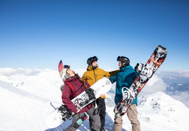 Sníh, slunce a zábava v prašanu v lyžařských areálech kolem Kaltenbachu v údolí Zillertal v Tyrolsku. Načerpat energii můžete v hotelu Explorer, který nabízí sportovní lázně a saunu, designové pokoje a snídaňový bufet.