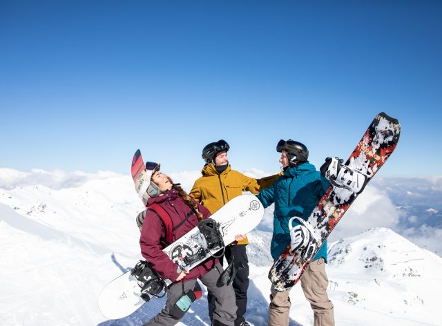 Schnee, Sonne und Powderspaß in den Skigebieten rund um Kaltenbach im Zillertal in Tirol. Krafft tanken kannst Du in Deiner Unterkunft im Explorer Hotel mit Sport Spa und Sauna, Design-Zimmer und Frühstücksbuffet.