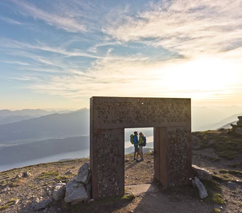 Látogassa meg a Millstatt-tavon található Gránátkapu-t a nyári vakációja alatt az Explorer Hotel Bad Kleinkirchheimben.