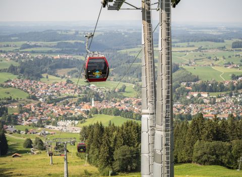 The Alpspitze is the most popular mountain for hiking in Nesselwang. For families, there's a great alternative: the Alpspitzbahn cable car. This takes guests high up the mountain, so even the little ones can enjoy the beautiful views of the Allgäu mountains.