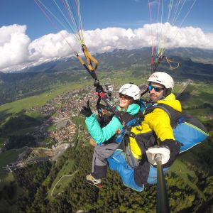 Tandem-Gleitschirmflug über Oberstdorf