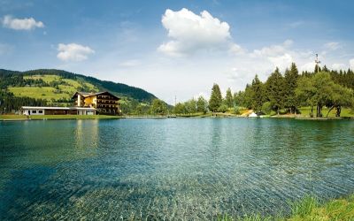Im Sommerurlaub in den Kitzbüheler Alpen darf ein Ausflug zum Badesee auf keinen Fall fehlen.