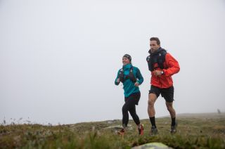 Keine Angst vor schlechtem Wetter beim Trailrunning im Urlaub in Österreich im Explorer Hotel Ötztal in Umhausen. Rund um Obergurgl finden sich abwechslungsreiche Trailrunning Trails und nach Deinem sportlichen Ausflug kannst Du Dich in der Sauna Deiner Unterkunft erholen.