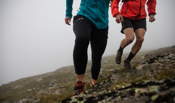 Trittsicherheit ist gefragt beim Trailrunning an der Hohen Mut bei Hochgurgl in den Ötztaler Alpen. Die passende Unterkunft ist das Explorer Hotel Ötztal in Umhausen, denn von hier bist Du schnell auf den besten Trails in Österreich angelangt.