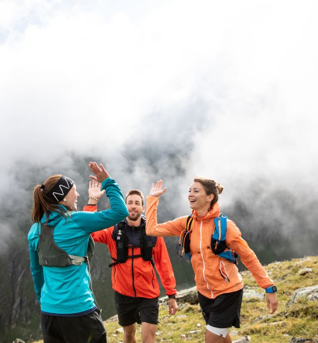 Osiągnij nowe szczyty dzięki biegom przełajowym na wakacjach w dolinie Ötztal w Austrii. Po intensywnym treningu możesz zrelaksować się i położyć stopy w saunie w hotelu Explorer.