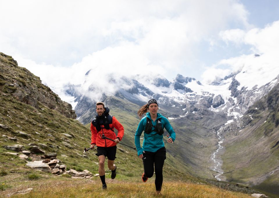 Trail running a Obergurgl/Hochgurgl vicino all'Explorer Hotel Ötztal a Umhausen, Austria. Scopri le Alpi durante la tua vacanza nelle Alpi Venoste in Tirolo.