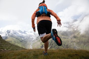 Goed schoeisel is essentieel voor trailrunnen. In de Ötztaler Alpen vind je niet alleen prachtige wandelroutes, maar ook gevarieerde trailrunroutes rond de Hohe Mut bij Obergurgl.