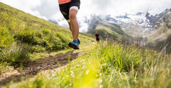 Beim Trailrunning erklimmst Du auf Pfaden die Tiroler Berge