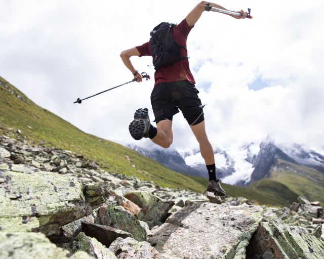 Vivez des vacances d'été inoubliables à l'hôtel Explorer Ötztal à Umhausen et essayez le trail running en montagne au lieu de la randonnée !