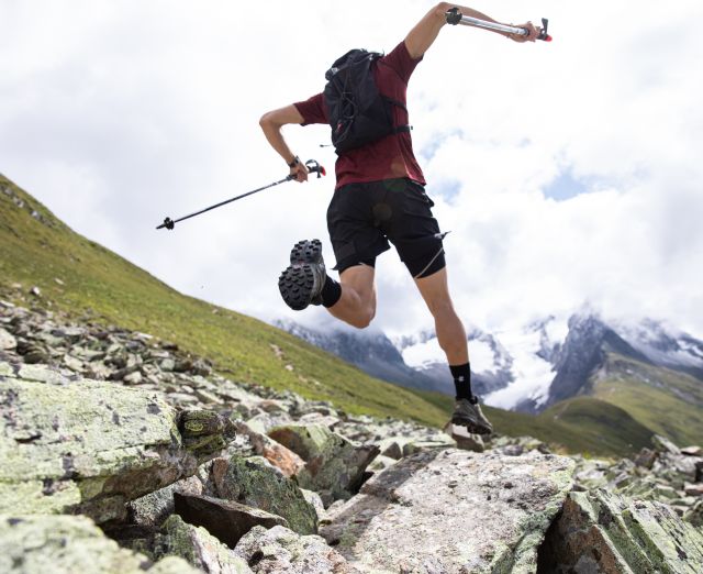 Töltsön el egy felejthetetlen nyári vakációt az umhauseni Explorer Hotel Ötztalban, és próbálja ki a hegyi futást a túrázás helyett!