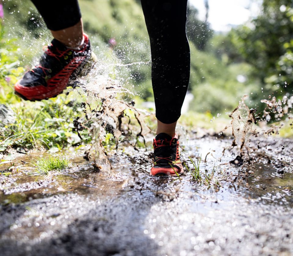 Course en sentier dans les hôtels Explorer en Allemagne et en Autriche Autour des hôtels Explorer en Allemagne et en Autriche, une variété de sentiers de trail n'attendent que vous pour être découverts lors de vos vacances d'été dans les Alpes !