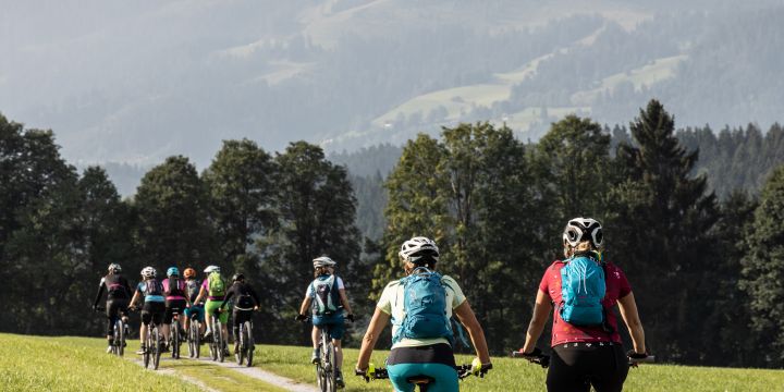 Gemeinsam unterwegs beim Explorer Ladies Bike Camp