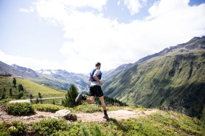 Wandelen en trailrunnen in de Explorer Hotels in Duitsland en Oostenrijk. Na uw sportieve uitstapje keert u terug naar uw accommodatie, waar u tijdens uw zomervakantie heerlijk kunt ontspannen in de sportspa met sauna.