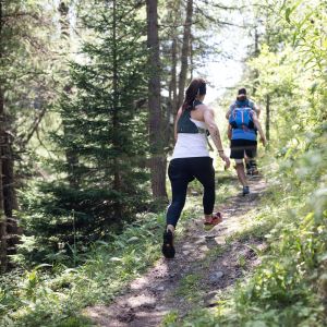 Erlebe die Natur und die Berge im Ötztal in Deinem Urlaub im Explorer Hotel in Umhausen in Tirol! Von Deiner Unterkunft aus entdeckst Du die besten Trailrunning Trails der Region!