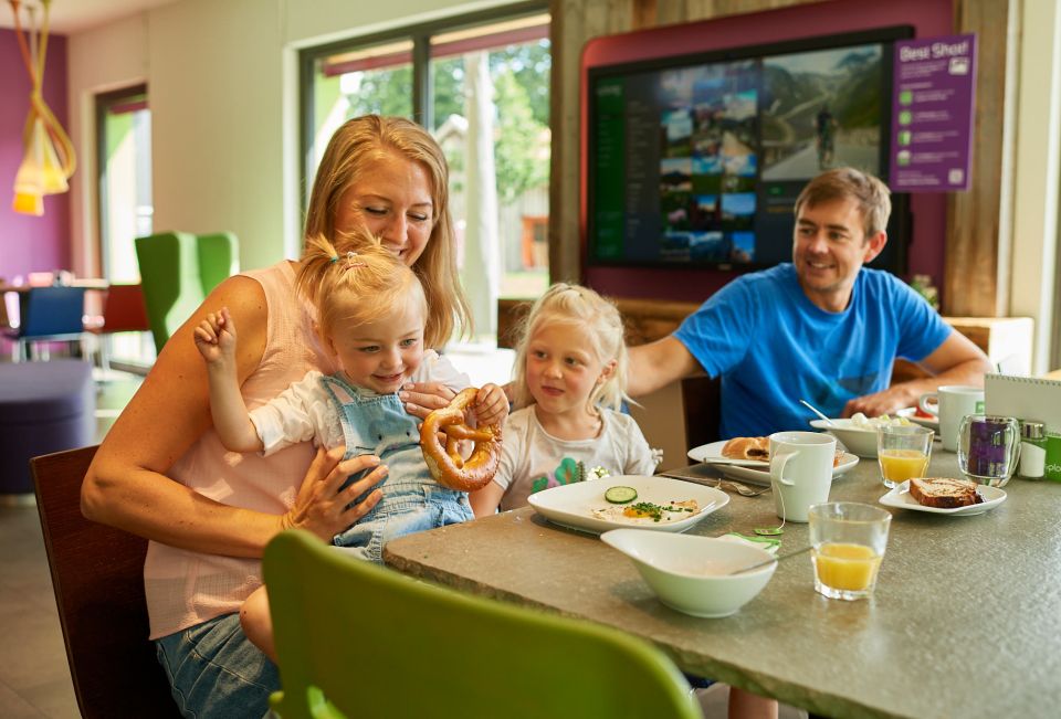 Nasze regionalne śniadanie, przygotowywane ze świeżych, wysokiej jakości produktów, oferuje coś dla każdego.