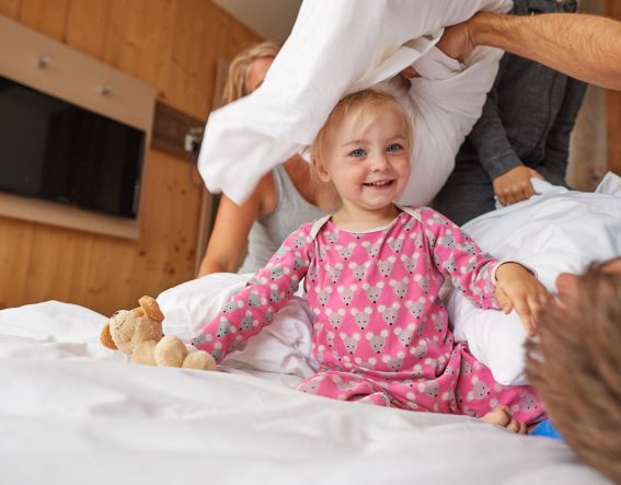 Zeit fürs Bett Die Explorer Hotels haben ein tolles Angebot für Familien. Es gibt Doppelzimmer mit Bettschublade und einige Zimmer mit Verbindungstür.