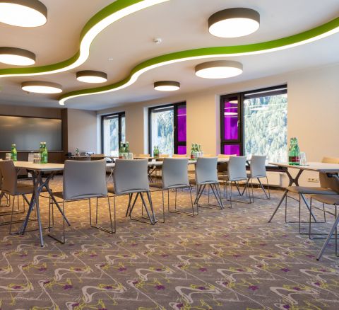 Testvéreihez hasonlóan az Explorer Hotel Ötztal is két konferenciatermet kínál, nagy ablakokkal és kilátással a környező Alpokra – tökéletes kreatív megbeszélésekhez.