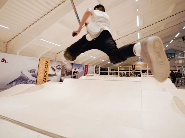 Lendülettel a KABOOOM-on keresztül