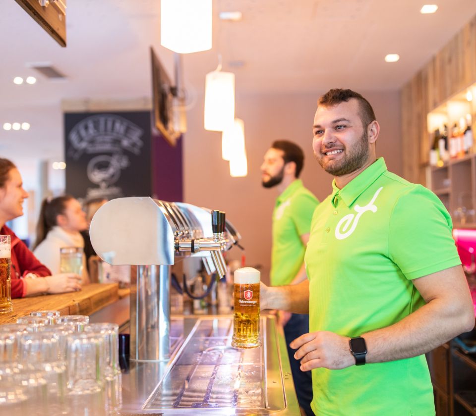 Gli Explorer Buddies saranno lieti di servirvi al bar