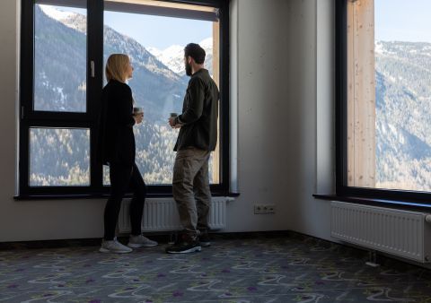 Profitez de la vue sur les montagnes pendant la pause.