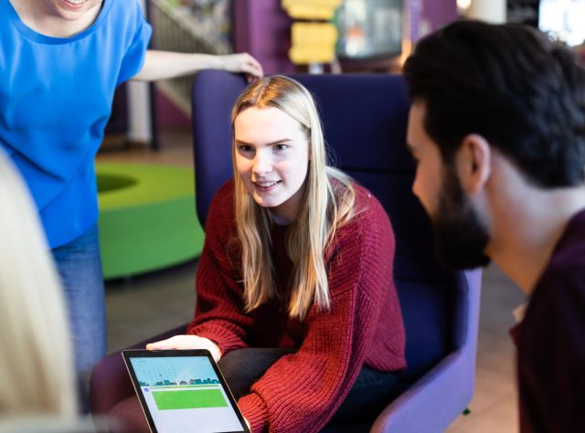 Creatief werk in de Explorer Lounge