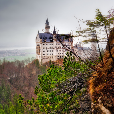 Kurzer Wanderurlaub mit Besuch auf Schloß Neuschwanstein an einem sehr verregneten Tag. Dafür hatte ich aber die Marienbrücke für 10min ganz allein für mich. Wer mehr sehen möchte, besucht mich auf meinem Instagram-Kanal: e.s.heimatliebe. Es war ein toller Aufenthalt im Explorer !