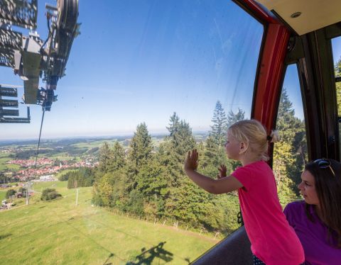 De Alpspitzbahn in Nesselwang brengt u tijdens uw wandelvakantie comfortabel en veilig de berg op. U kunt ook direct vanuit Explorer Hotel Neuschwanstein een ontspannen wandeling naar de Alpspitze maken.