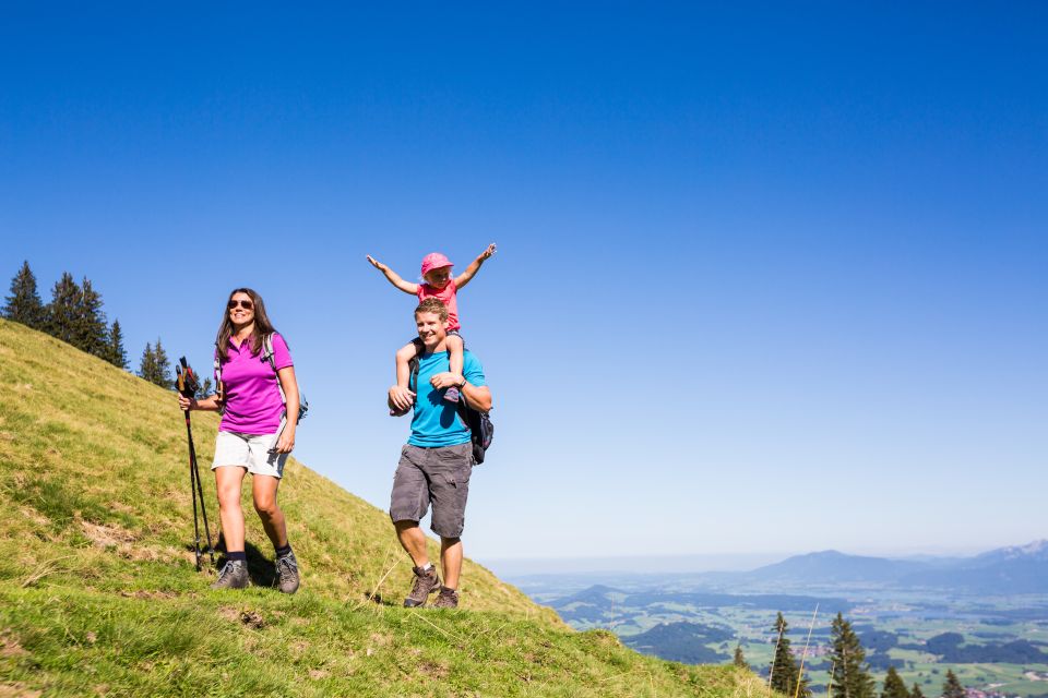 Dreamy weather for a family vacation in the Allgäu mountains. Spend a wonderful summer holiday in Germany. Neuschwanstein Castle is also just a short walk from the Explorer Hotel in Nesselwang.