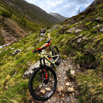 Maga Trails 🤘