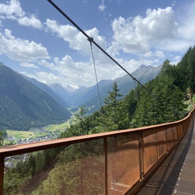 Wanderung zur Hängebrücke