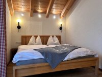 Schlafzimmer 2 1
