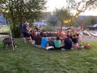 Grillstelle im großen Garten