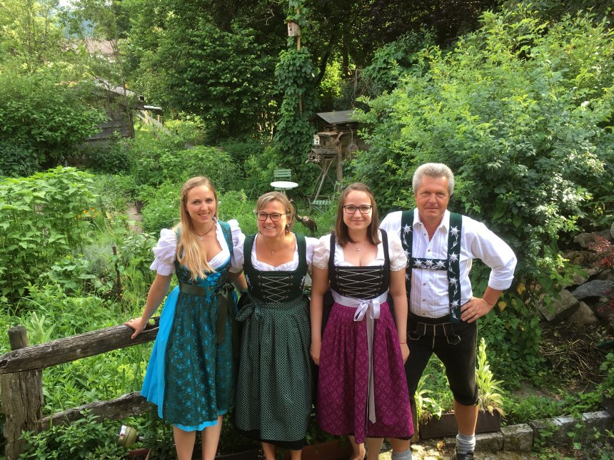 A34683CB-66B9-49B2-A84B-5AA2A66EFF22