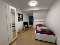 KLEINESsCHLAFZIMMER