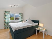 Schlafzimmer mit Boxspringbett II