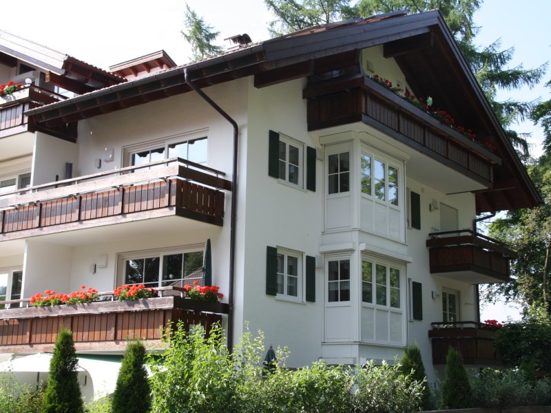 Blumenbalkon - Ferienwohnung am Fuggerpark -