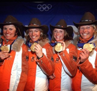 Salt Lake City 2002 - Damengoldstaffel Siegerehrung (c) sampics