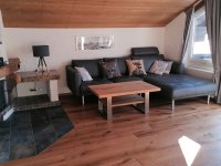 Wozi li Seite Couch
