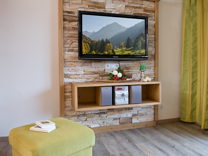 Ferienwohnung Oberstdorf Thomas Wohnzimmer Fernseher