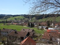 Blick-auf-tal-und-dorf