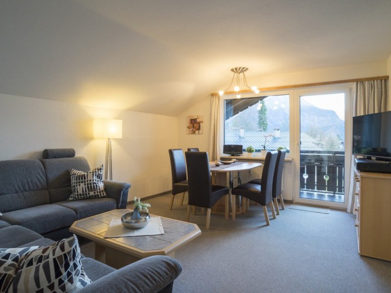 1Ferienwohnung67 Oberstdorf Wohnzimmer (2)