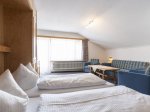 01 Ferienwohnung 703 Oberstdorf Wohnschlafzimmer